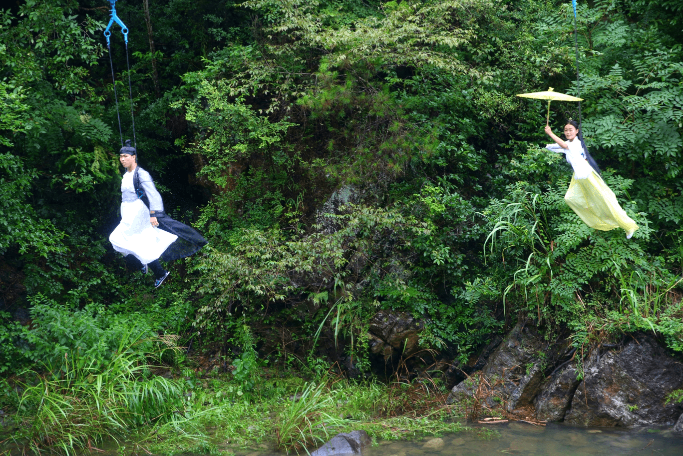 飞天威亚游客体验项目落户于国家4a级风景区池州市石台县醉山野景区