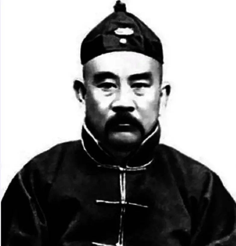 张勋  