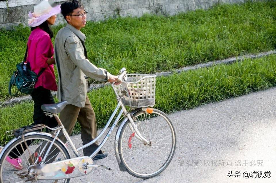 朝鲜人民:骑着自行车谈情说爱,幸福感堪比开着奔驰宝马汽车