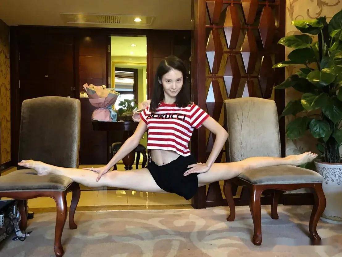 金晨:运动健身,完美体态