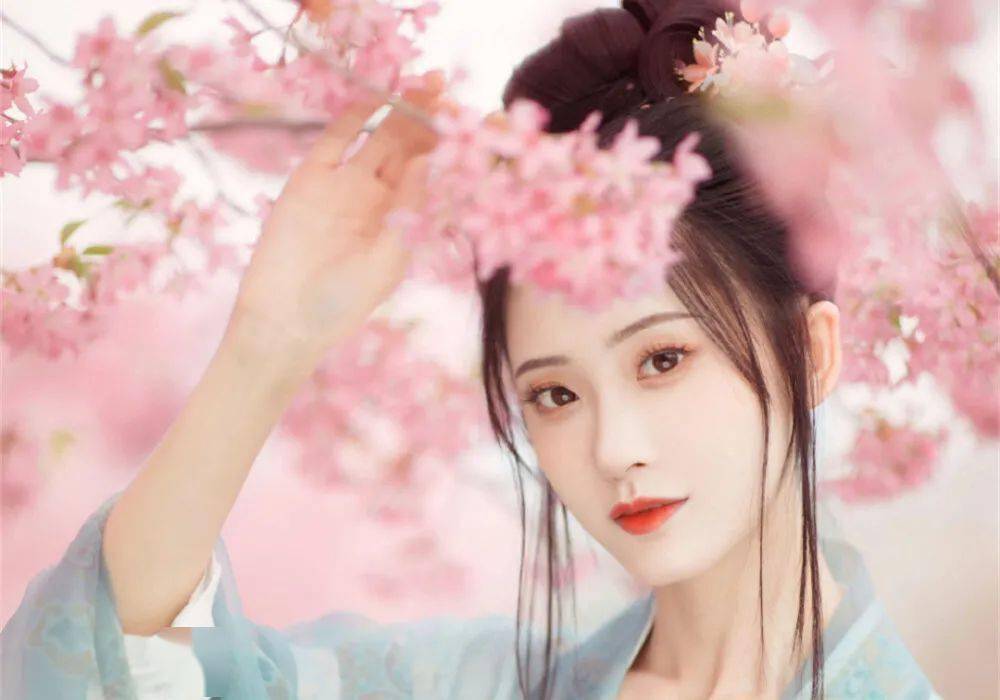 10首唯美《眼儿媚》,你的眼睛里,藏着灿烂星河