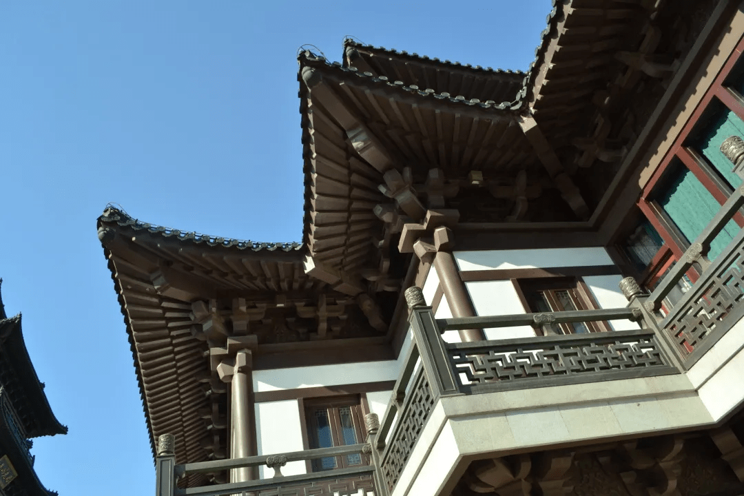 大明湖畔竟有这样一座宝贝众多的铜建筑