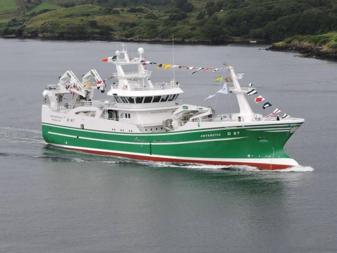 爱尔兰最新62米拖网渔船d97antarctic