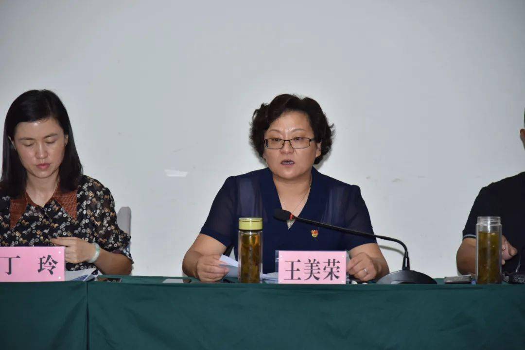 临沧市政府副市长王美荣同志汇报了全市推广"云县经验"工作开展情况