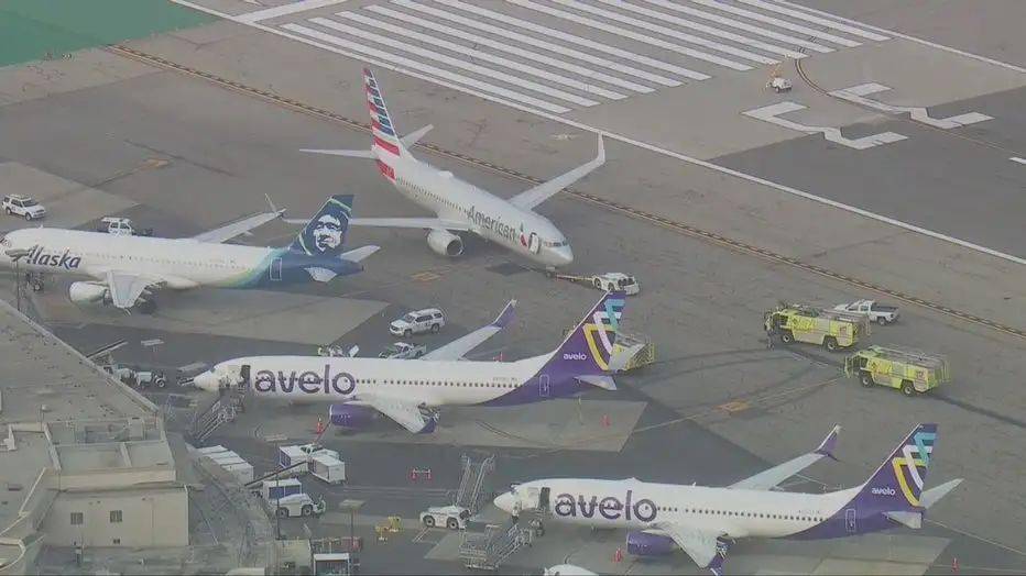 美国两架飞机在机场上发生机翼擦碰事故 均停飞