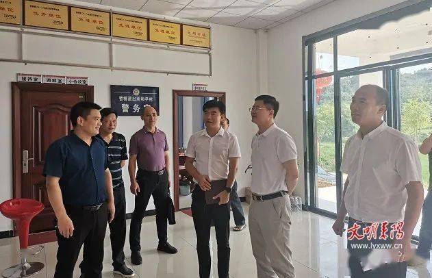 主任候选人提名人选龚志桂来到哲桥镇和平村,以耒阳市第十八届人大