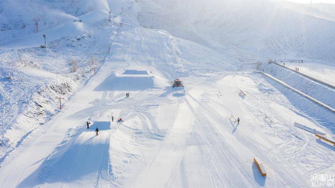 可可托海国际滑雪场