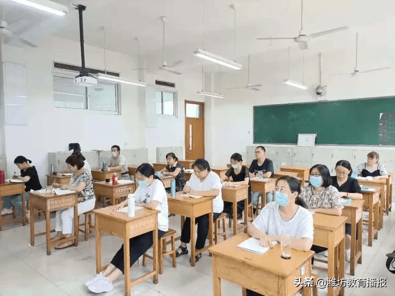 昌乐及第中学扎实开展新课程新教材实施研修活动