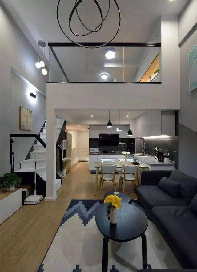 60平米loft公寓现代简约风,喜欢二楼的卧室,是理想中的家!