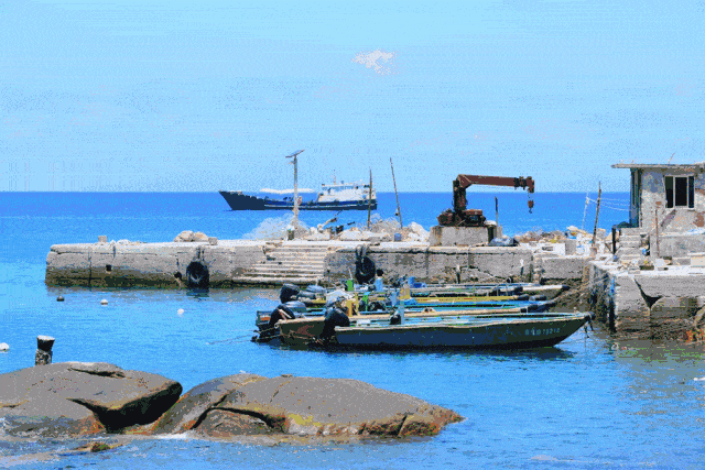 在远离陆地的外伶仃岛上 这里蓝天白云,空气清新  山海相伴,浪漫悠闲