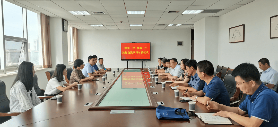 本次活动,陵城一中选派出语文教师杨福国,数学教师郭畅,英语教师盛琪