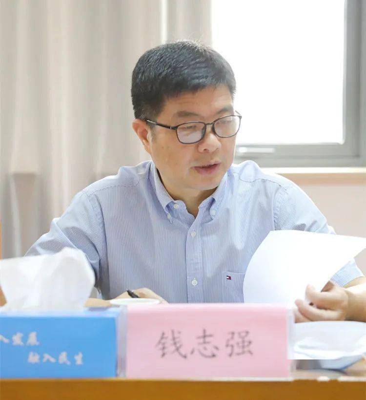 凝聚各方力量 同心共谱新篇 七都镇召开各界人士情况通报会_钱志强