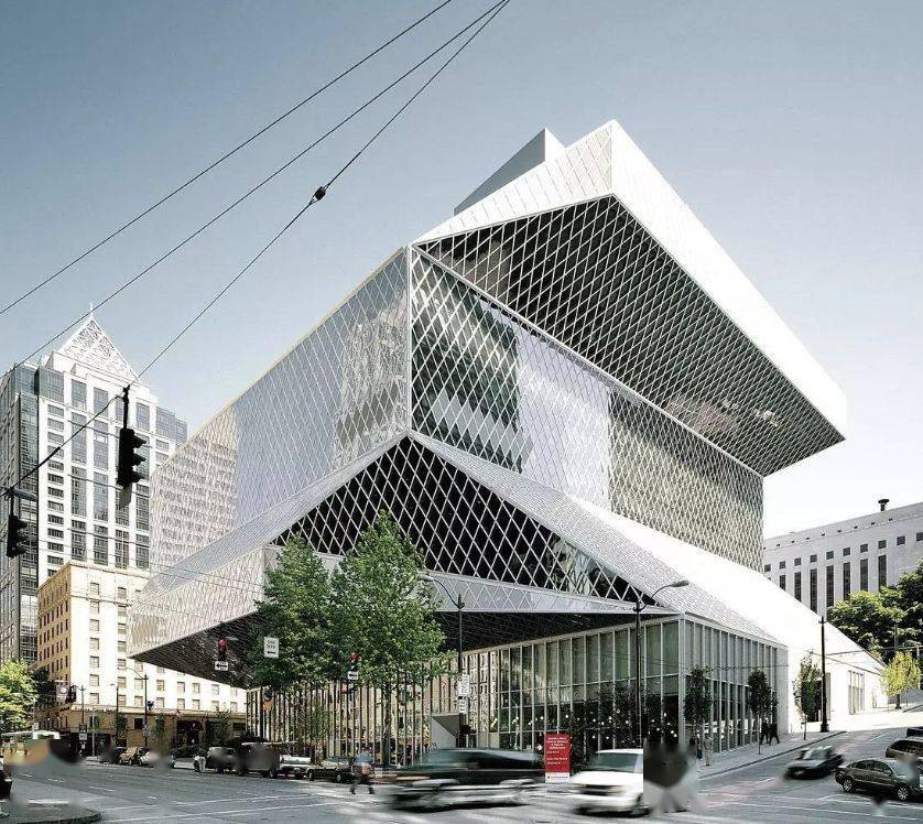 进入日本名建筑师伊东丰雄的事务所工作