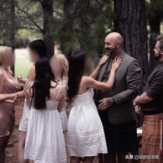 假婚礼真性奴戴项圈关笼子又一澳大利亚性邪教浮出水面
