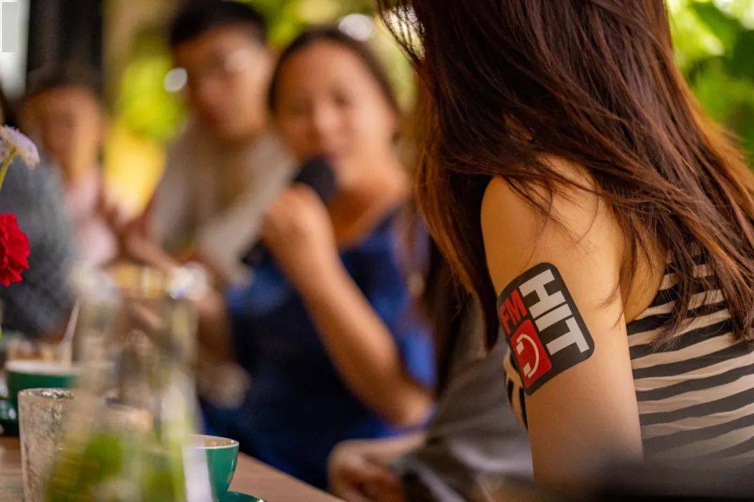 由此程特邀嘉宾何伊宁为我们揭开安迪·沃霍尔和波普艺术背后的故事