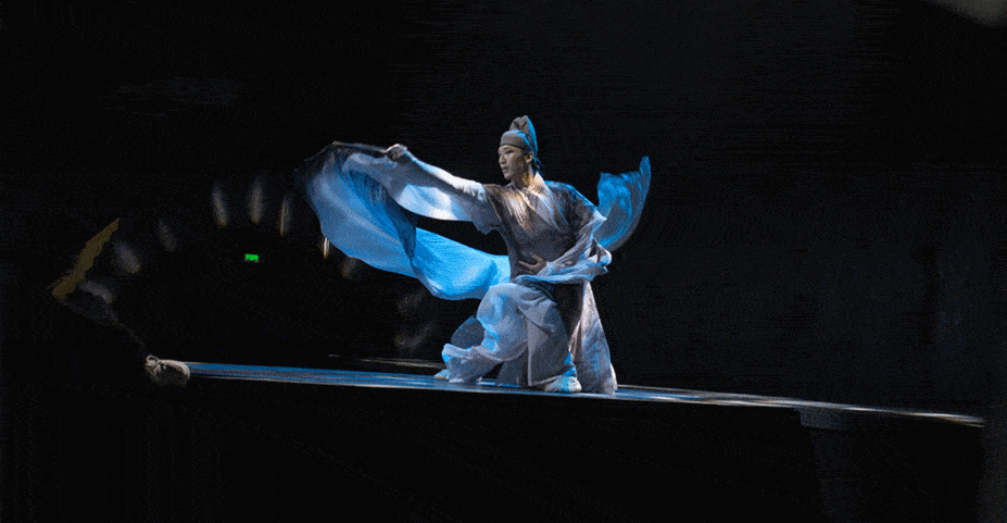 欣赏大型古彩戏法演艺——《汴梁一梦》和