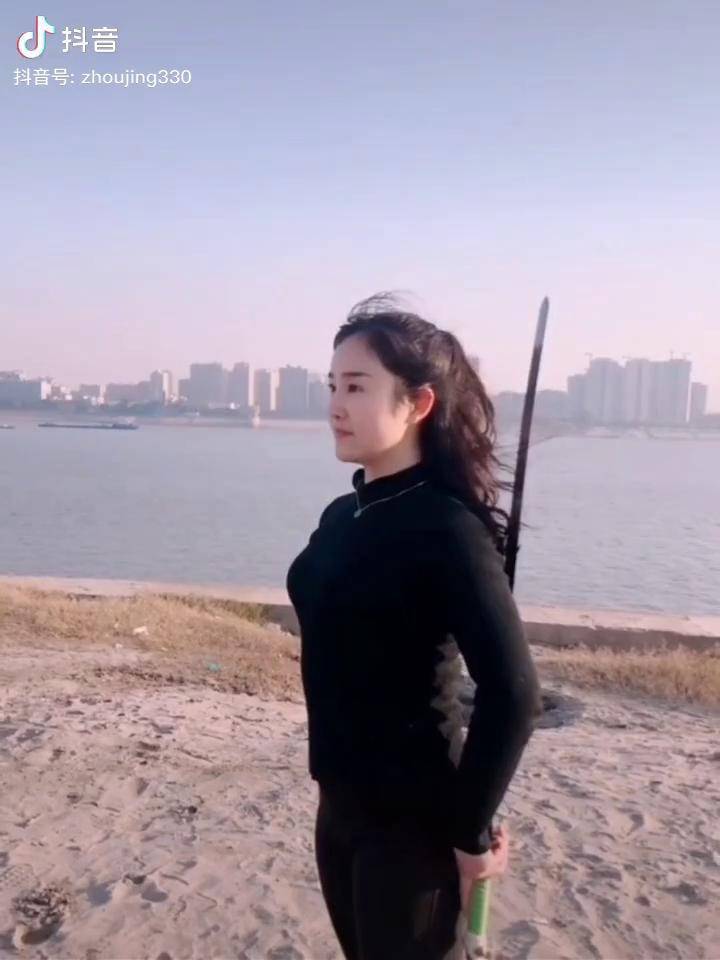 长江边上周家剑法周旭武术一家人文丽娟