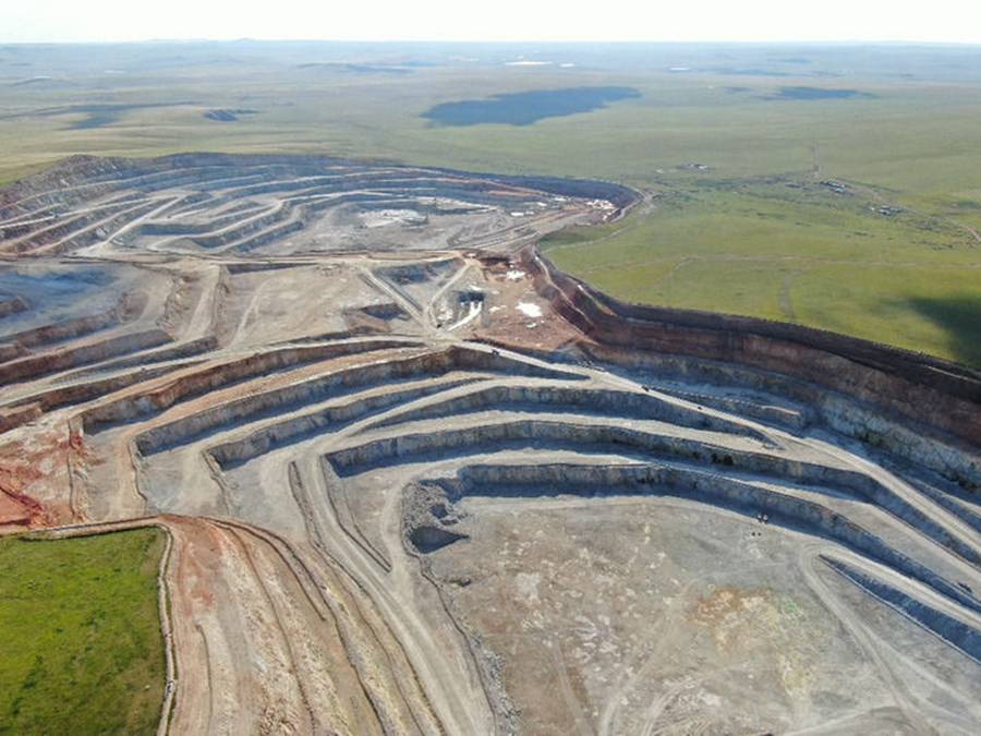 内蒙古矿业:违法占用草原约1634公顷,露天采矿加重生态破坏