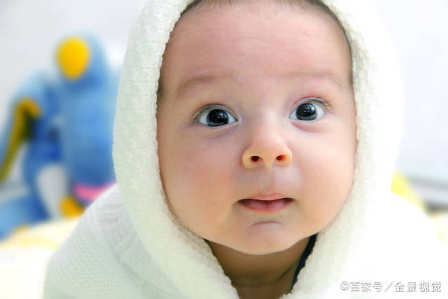 婴儿几个月能看到颜色 3b01cef66e3f4dfca48fab56a0457486.jpeg