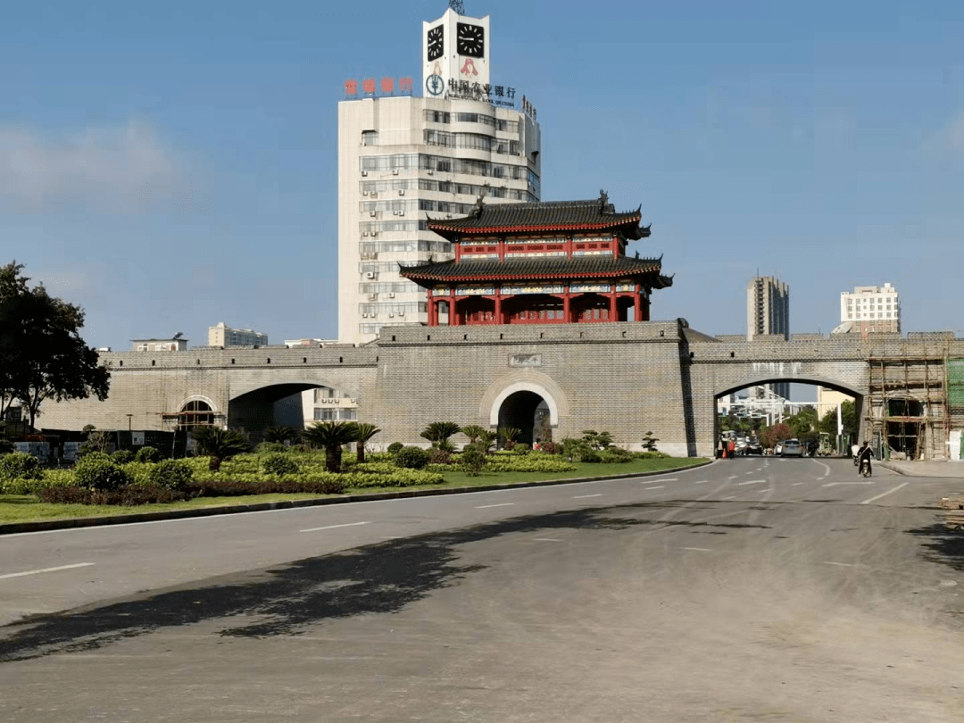 邓州平城门,三贤大桥,穰城大桥,彩虹大桥实拍