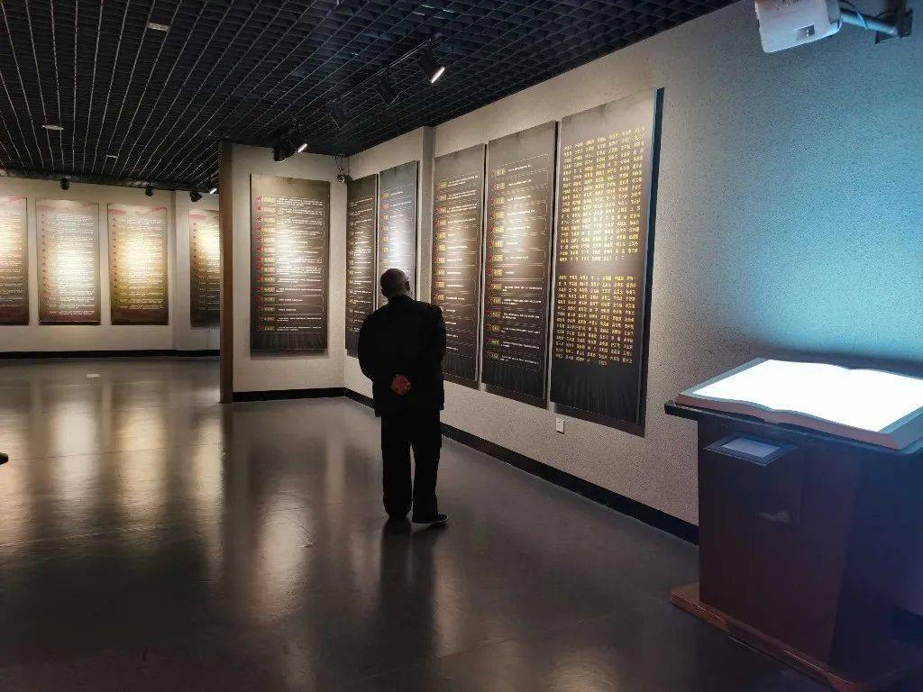 然而,这里展出的很多烈士留给世人的仅是一个化名,一句话,一个画像