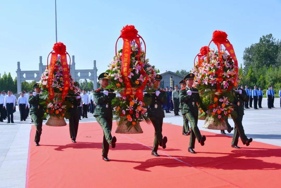 夏津县举行烈士纪念日公祭活动_花篮