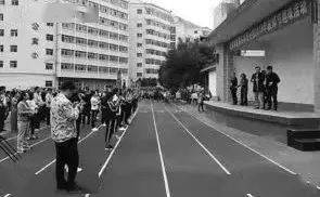 离石师范吕梁教育学院的前身为始建于1974年12月的吕梁地区教师进修