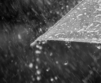 下雨天飞机能不能起飞?_天气