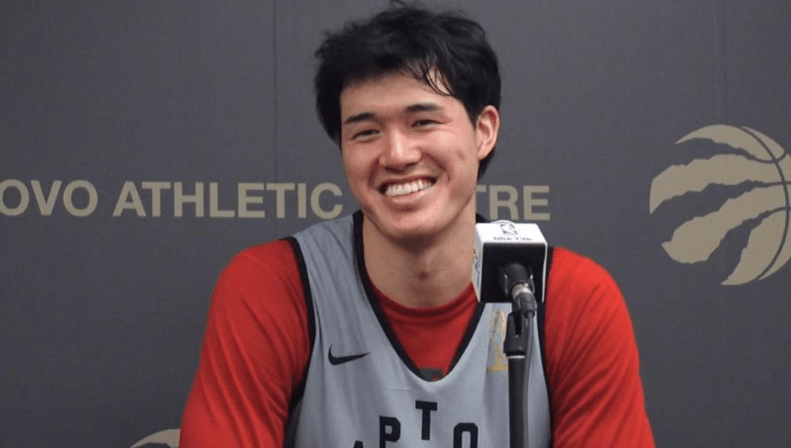 渡边雄太轻松砍下10分7篮板猛龙主帅狂赞他时速能有100英里
