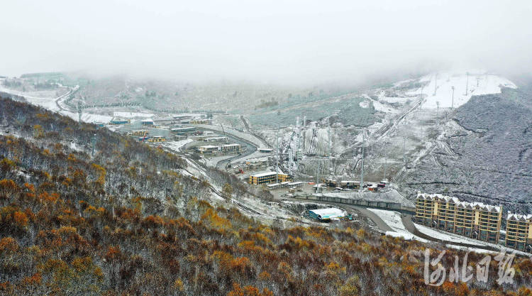 河北崇礼降秋雪