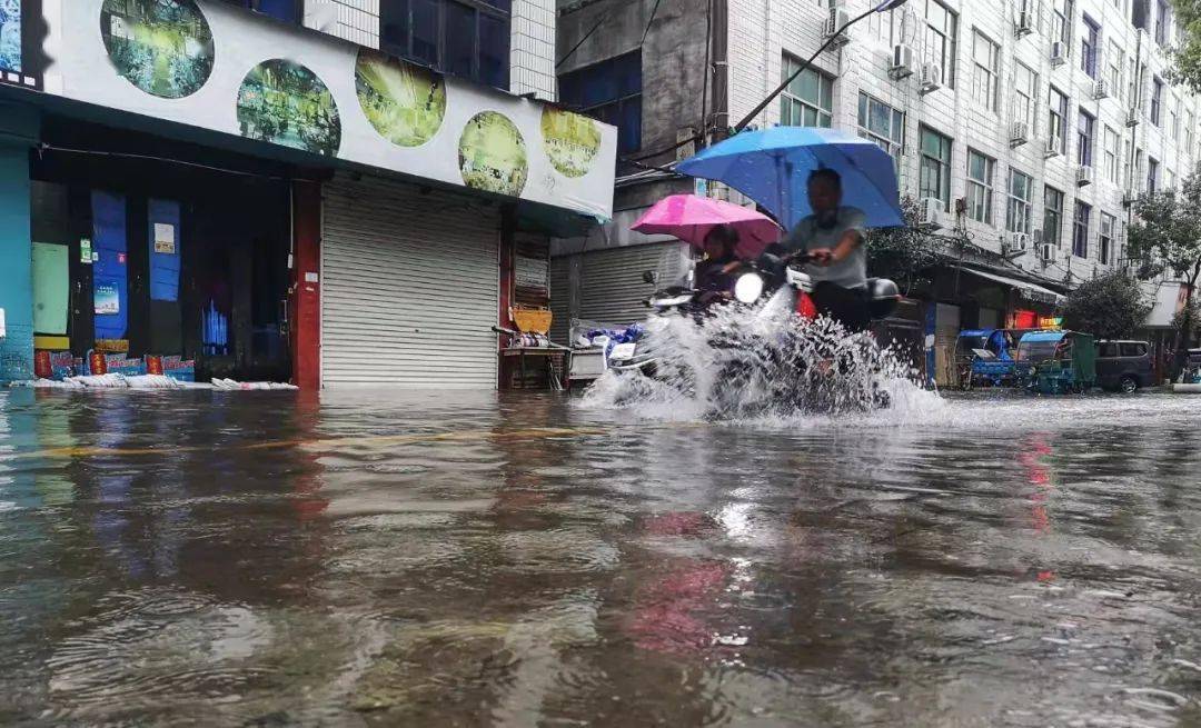 钱库一场暴雨,钱库街道变"河道"