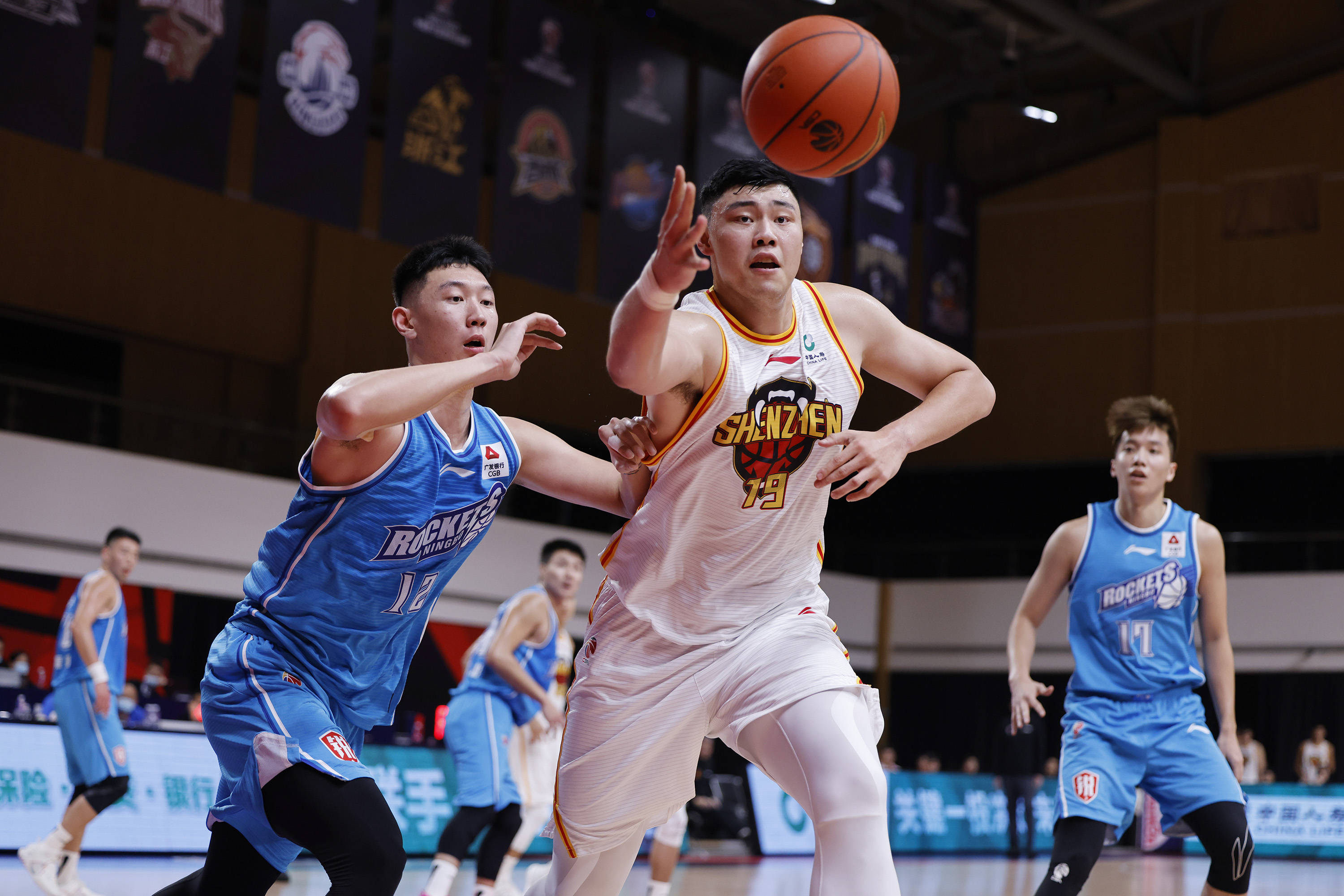 篮球——cba热身赛:深圳马可波罗胜宁波甬兴证券