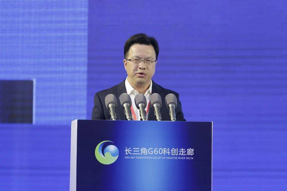 湖州市经信局局长陆建卫在交流发言中说:湖州市高