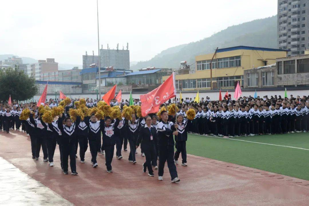 微石楼石楼一中举行学习百年党史汲取奋进力量欢庆祖国72华诞暨2021年