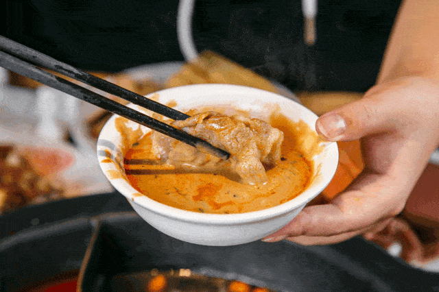 49.9元吃地道重庆火锅!3种口味锅底任选 雪花肥牛 乌鸡卷 精选肥牛.