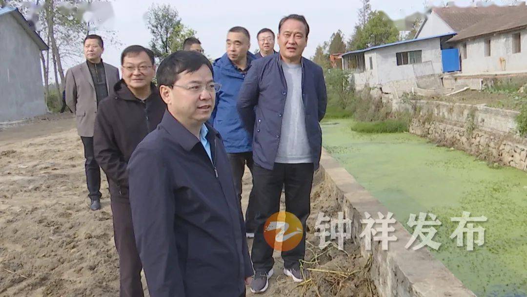 10月17日,市委副书记,代市长杨孟富在柴湖,磷矿检查督办环境问题整治