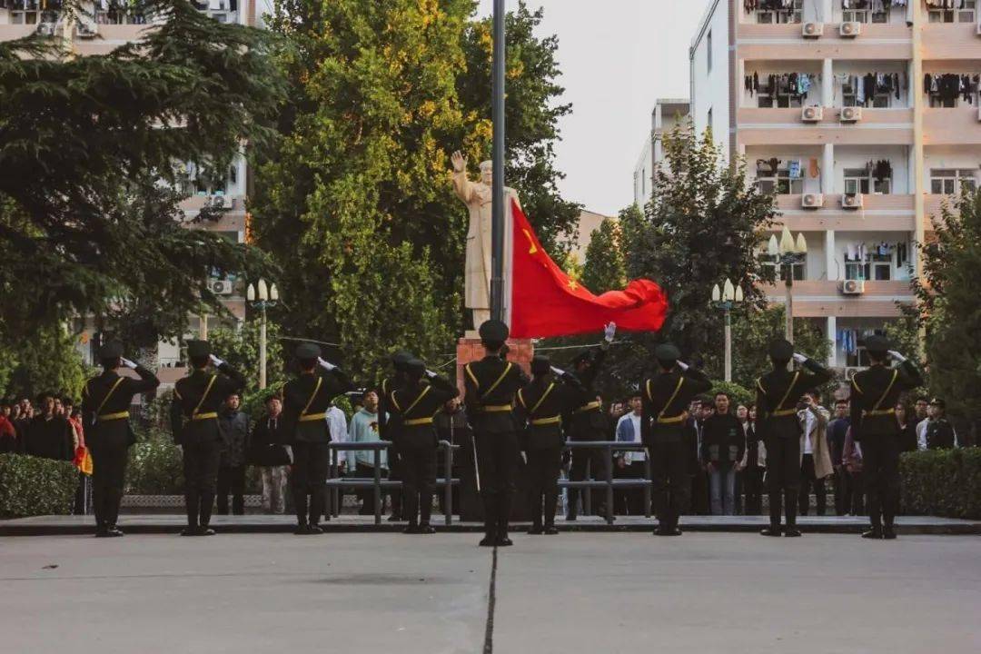 国旗下讲话第131期:红星照耀中国_祖国