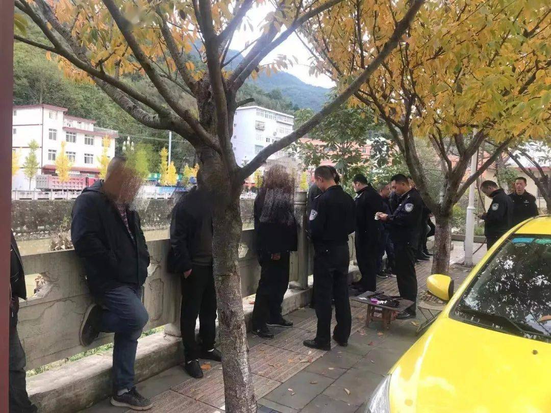 康县:查获一处赌博窝点,7人被抓.