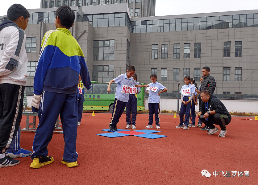 赛事阳光少年健康成长池州市首届小学生趣味田径运动会顺利举行