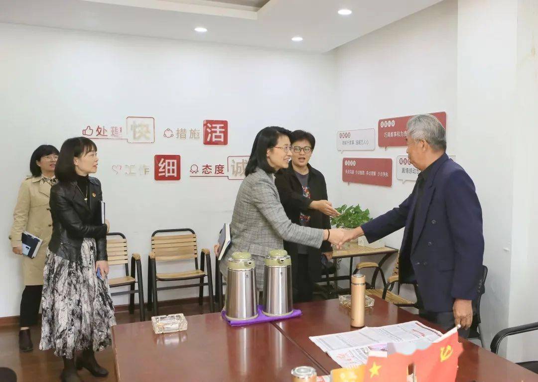 园区老干部局调研指导唯亭街道老干部作用发挥工作_银发