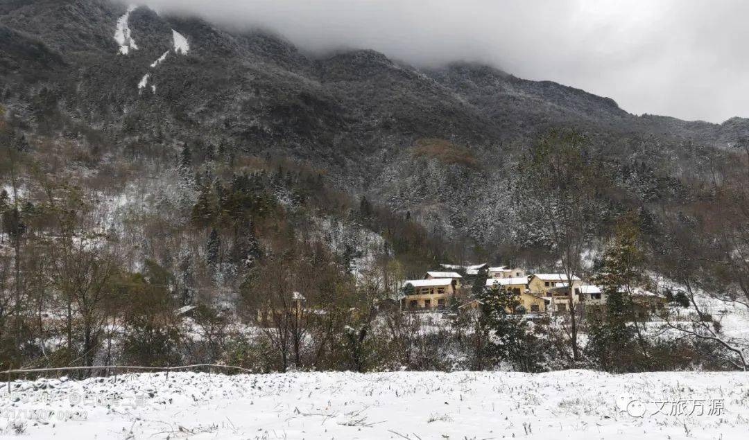 (官渡镇项家坪村)官渡镇黑宝山(来源:万源八台山景区)八台山景区粉妆