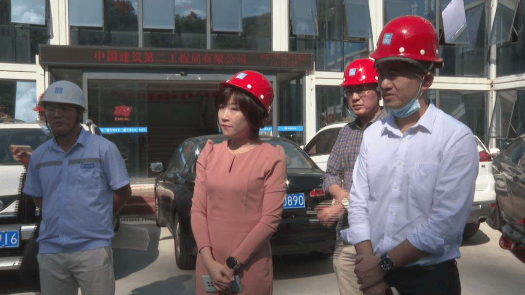 11月16日,县政府副县长羊彤率调研组到三亚市考察
