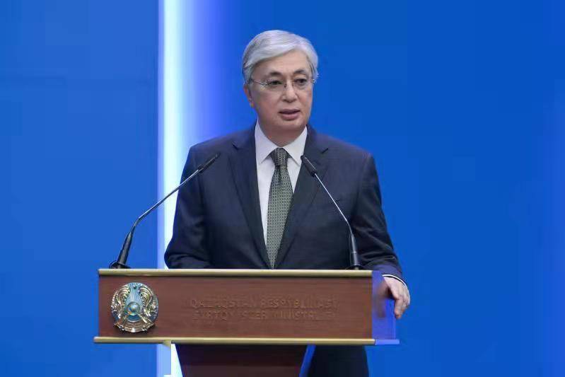 哈萨克斯坦总统:将毫不动摇地发展与俄罗斯,中国和中亚国家关系