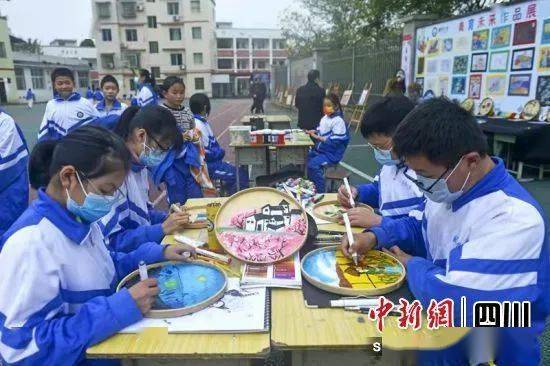 蓬安:多彩大课间 活力满校园