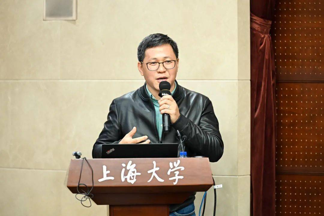 陈新业副教授的演讲分享韩贵红教授以《新文科背景下的课程群重构思考