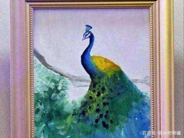 之前在一次慈善拍卖会上面,王诗龄的一副孔雀油画便拍出了10万元的高