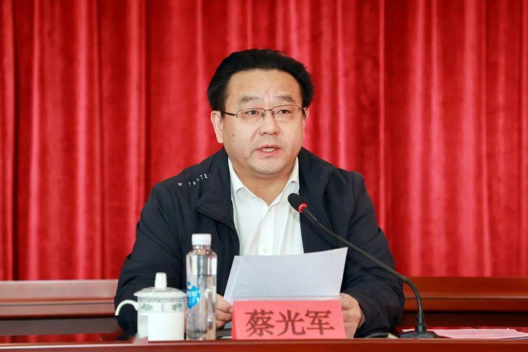 金汇镇召开落实"我为群众办实事"实践活动暨实施"萤火虫"工程推进会