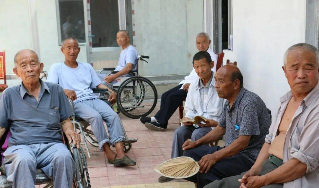挖过河,交过粮,农村老人到底该不该领退休金?_发展