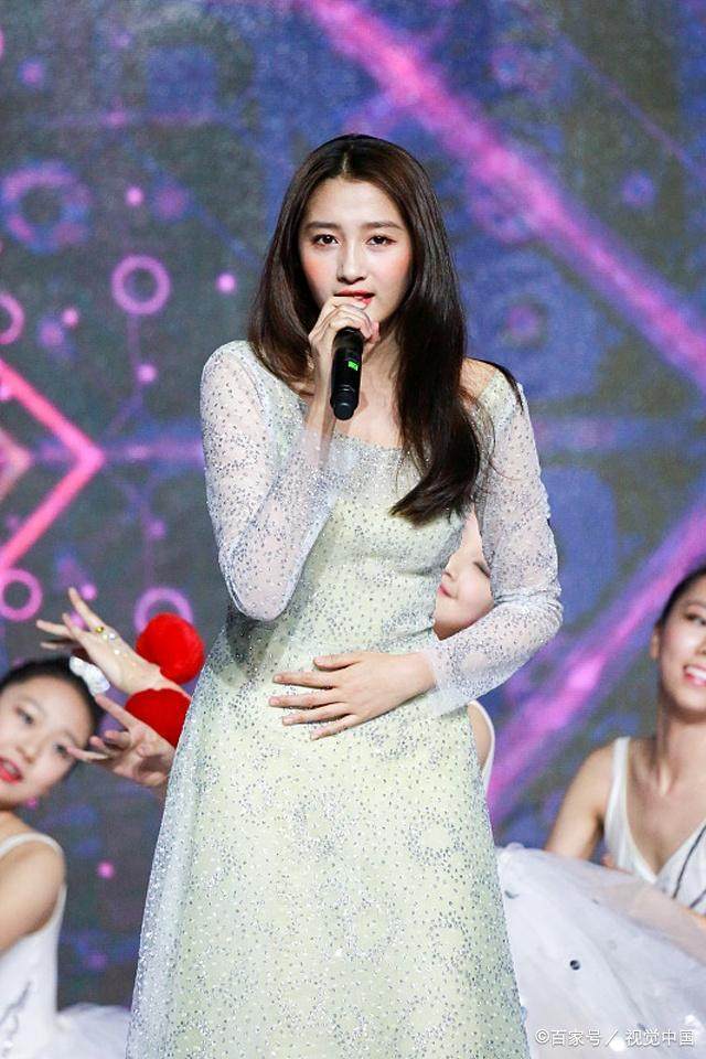 来自北京最美的4位小花:关晓彤蒋依依,第一堪称颜值巅峰_赖雨蒙_演技