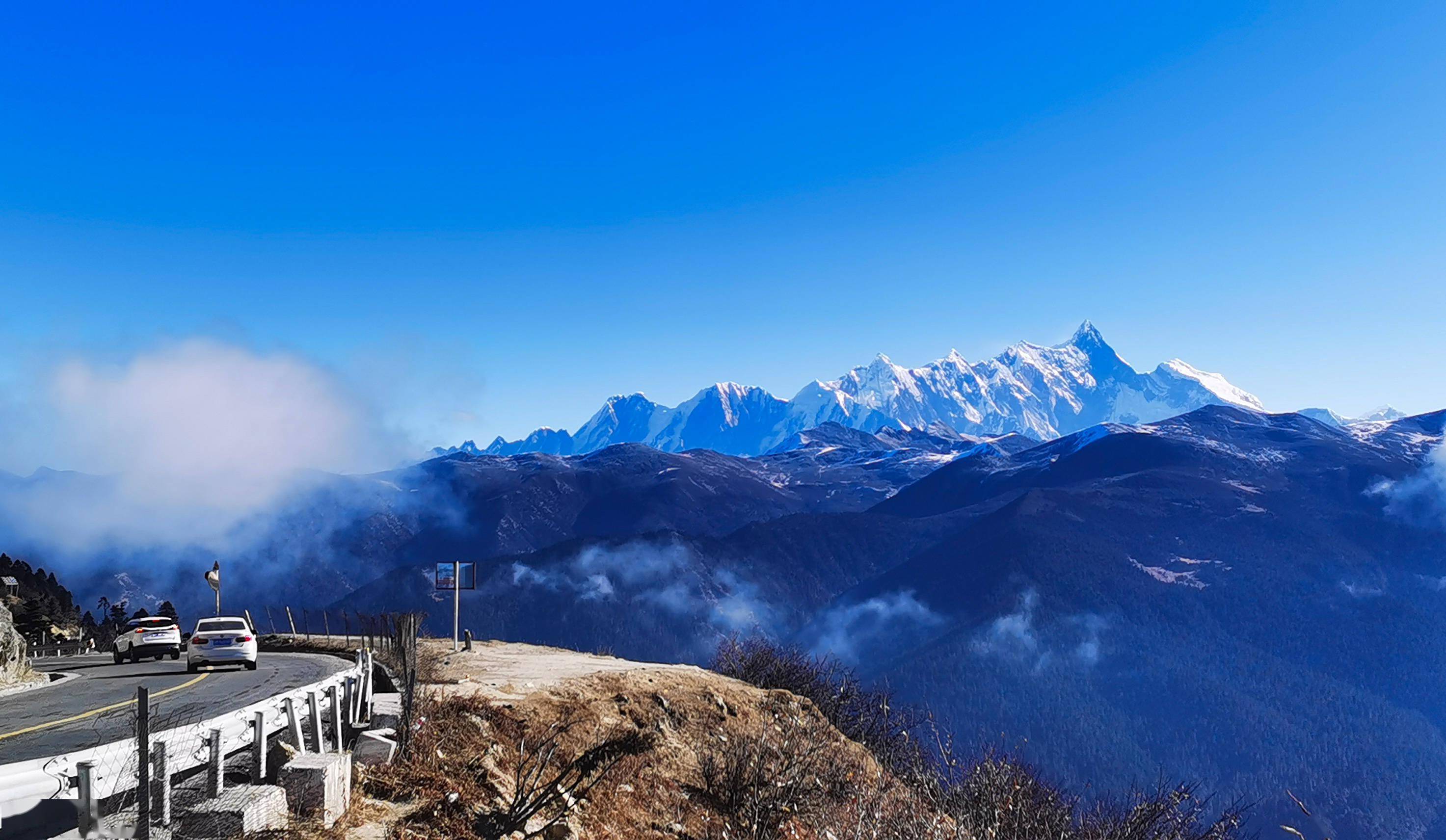 南迦巴瓦峰,地处喜马拉雅山脉,念青唐古拉山脉和横